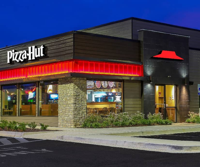 A Standalone Pizza Hut Restaurant at Night